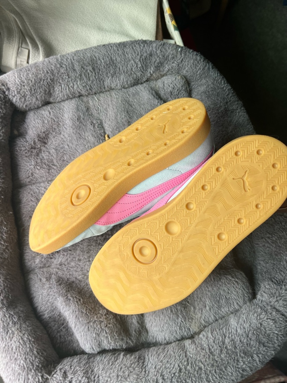 Puma Women's Light Blue Suede Sneakers with Pink Stripe and Gum Sole - Picture 4 of 4